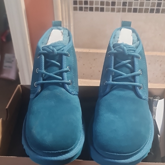 NIB UGG Men's M / 3236 Nuemel US 10 Chukka Suede Boots NEW NAVY 💙💚 - Picture 9 of 15